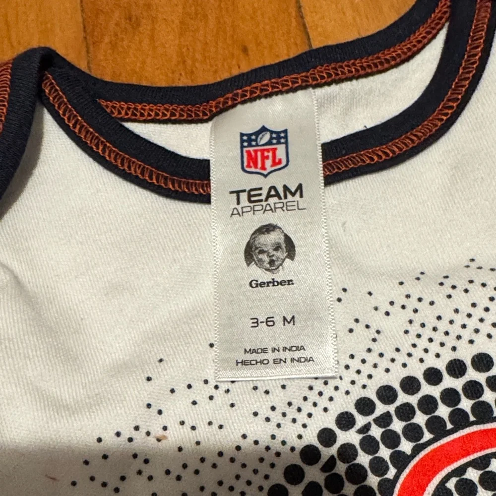 NWT NFL Chicago Bears Footed Pants and Bodysuit Set